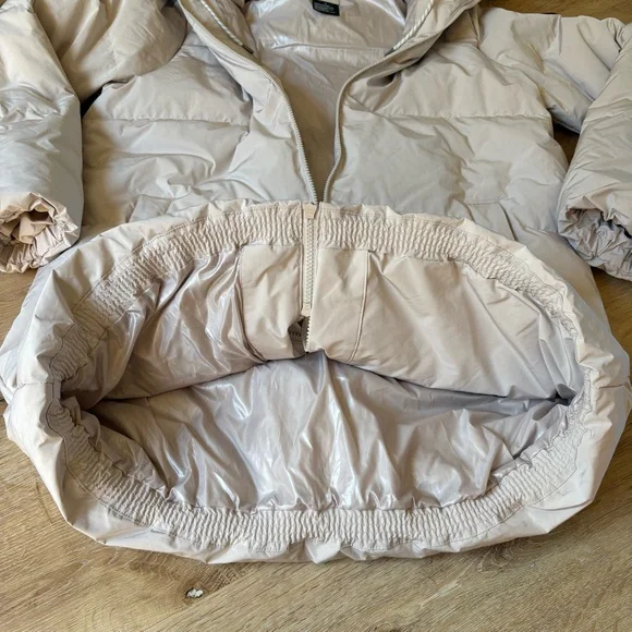 Vuori Mammoth Down Parka in Ecru - Picture 9 of 10
